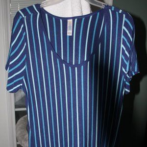 Lularoe Classic T shirt